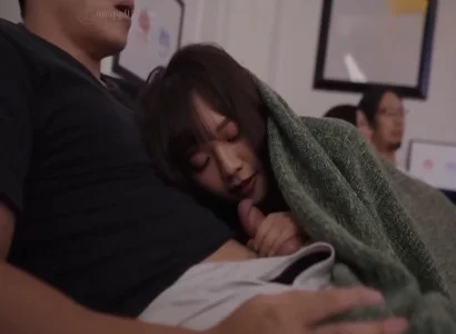 Em họ dễ thương khiến tôi không thể rời mắt