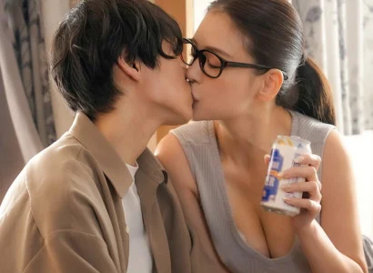 Anh chàng bị cắm sừng trong đau khổ được chị hàng xóm an ủi với tình cảm nồng ấm