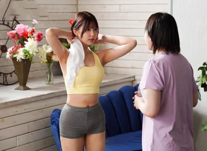 Em gái mảnh mai tập yoga buổi tối rồi bị chén